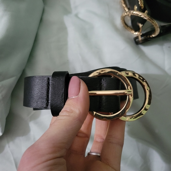 Ladies belts - Picture 2 of 5